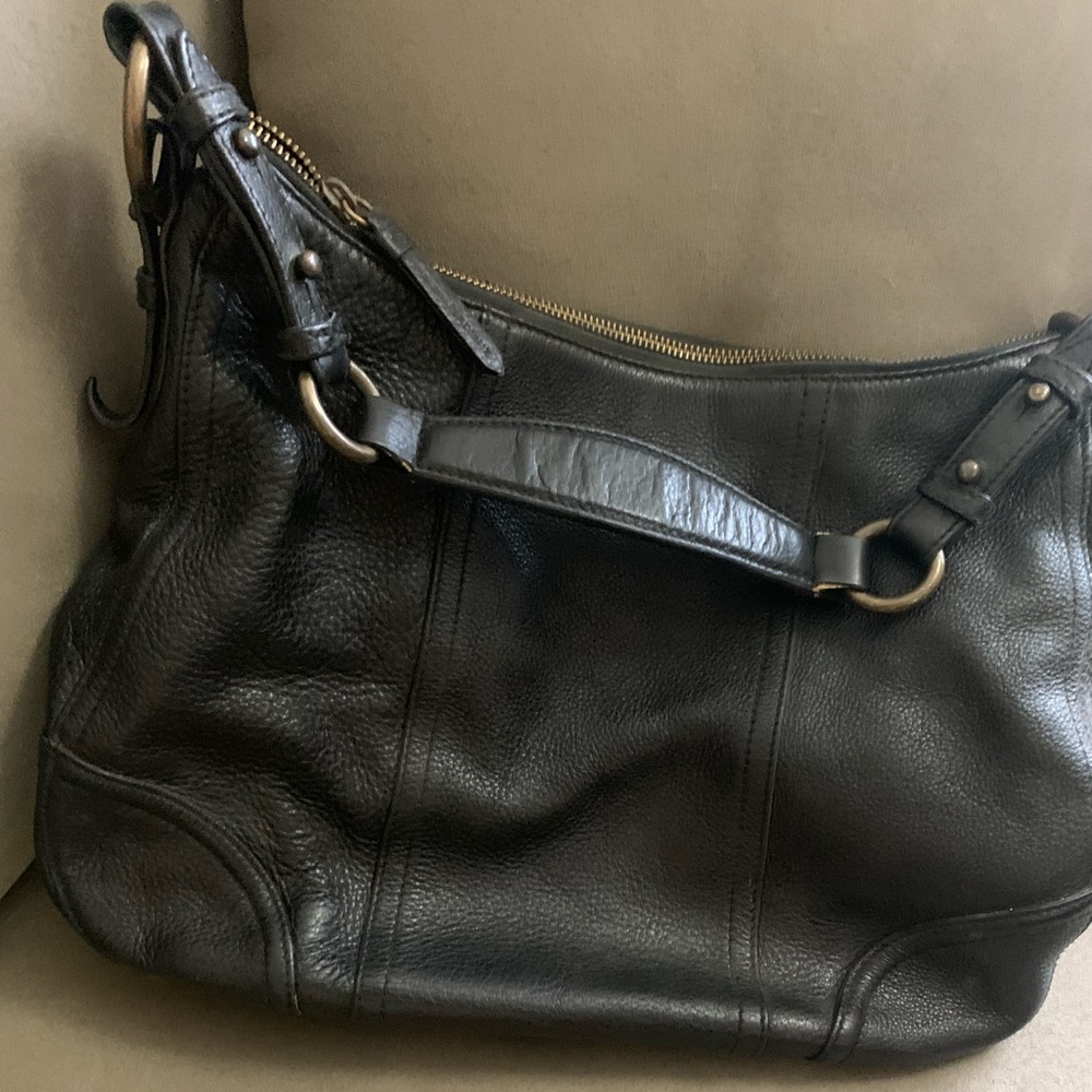 Leather shoulder bag